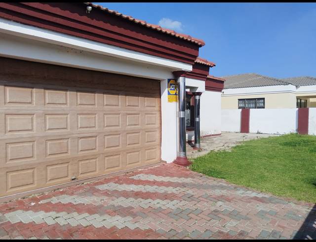 3 BEDROOM HOUSE FOR SALE IN GOLDEN GARDENS